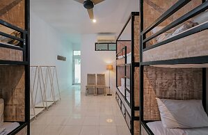 MYAMO Beach Lodge - Hostel