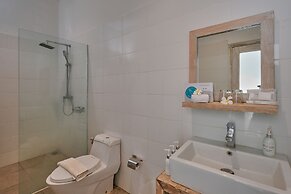 MYAMO Beach Lodge - Hostel