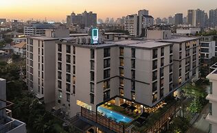 Cross Vibe Sukhumvit Hotel