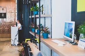 Cross Vibe Sukhumvit Hotel