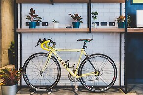 Cross Vibe Sukhumvit Hotel