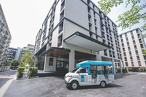 Cross Vibe Sukhumvit Hotel