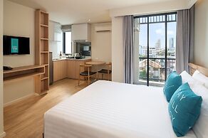 Cross Vibe Sukhumvit Hotel