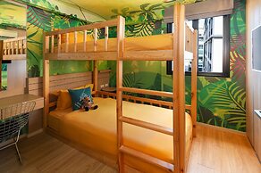 Cross Vibe Sukhumvit Hotel