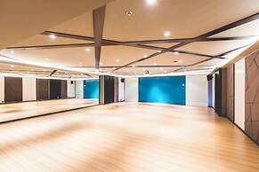 Cross Vibe Sukhumvit Hotel