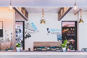 Cross Vibe Sukhumvit Hotel