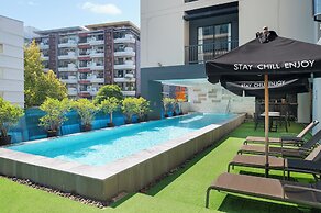 Cross Vibe Sukhumvit Hotel