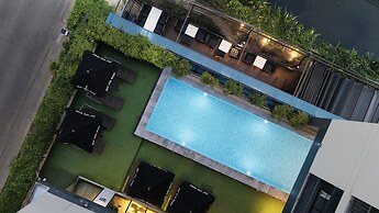 Cross Vibe Sukhumvit Hotel
