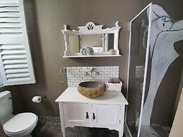 Waterhouse Guest Lodges 202 Lawley Street