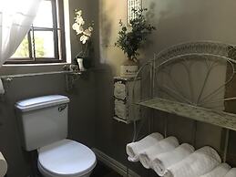 Waterhouse Guest Lodges 202 Lawley Street