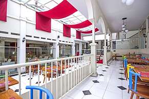 Residences by RedDoorz near Rumah Mode