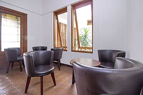 Residences by RedDoorz near Rumah Mode