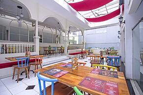 Residences by RedDoorz near Rumah Mode