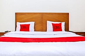 Residences by RedDoorz near Rumah Mode