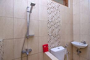 Residences by RedDoorz near Rumah Mode