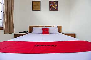 Residences by RedDoorz near Rumah Mode