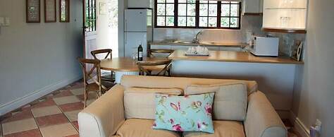 MontMartre Chalets and Guest House