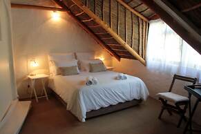 MontMartre Chalets and Guest House