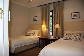 MontMartre Chalets and Guest House