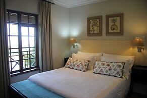 MontMartre Chalets and Guest House