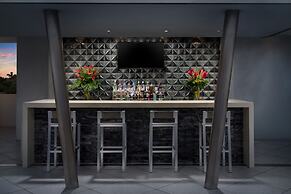 H2O Suites - Adults Only