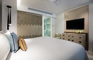 H2O Suites - Adults Only