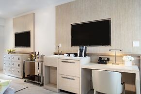 H2O Suites - Adults Only