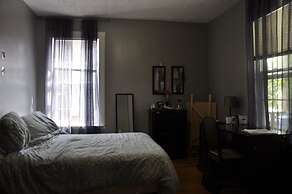 Moncton Suites - 79 Maple Street