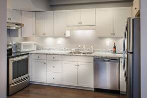 Moncton Suites - 267 Universite Ave