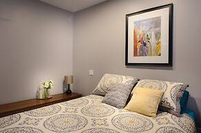 Moncton Suites - 267 Universite Ave