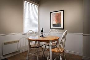 Moncton Suites - 267 Universite Ave