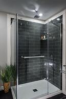 Moncton Suites - 267 Universite Ave