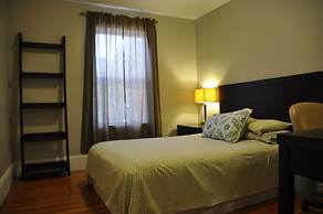 Moncton Suites - 267 Universite Ave