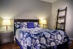 Moncton Suites - 267 Universite Ave