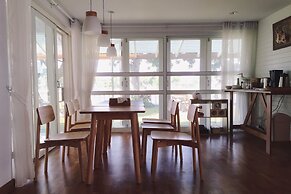 Eat Sleep Cafe & Bed