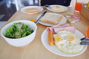 Eat Sleep Cafe & Bed