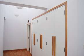 Eat Sleep Cafe & Bed