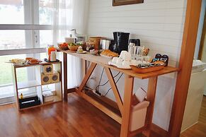 Eat Sleep Cafe & Bed