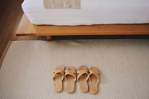 Eat Sleep Cafe & Bed