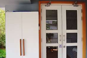 Eat Sleep Cafe & Bed