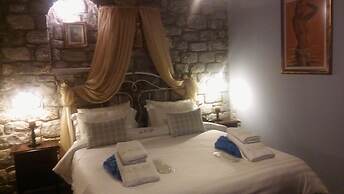 En Plo Luxury Suites