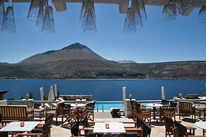 En Plo Luxury Suites