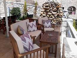 En Plo Luxury Suites