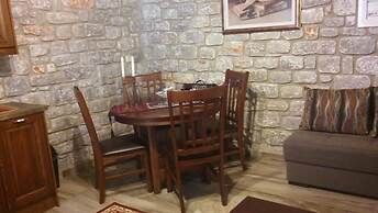 En Plo Luxury Suites