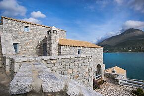 En Plo Luxury Suites