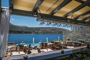 En Plo Luxury Suites