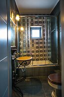 En Plo Luxury Suites