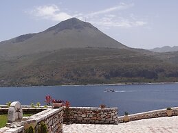 En Plo Luxury Suites