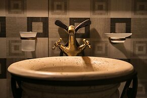 En Plo Luxury Suites