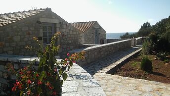 En Plo Luxury Suites